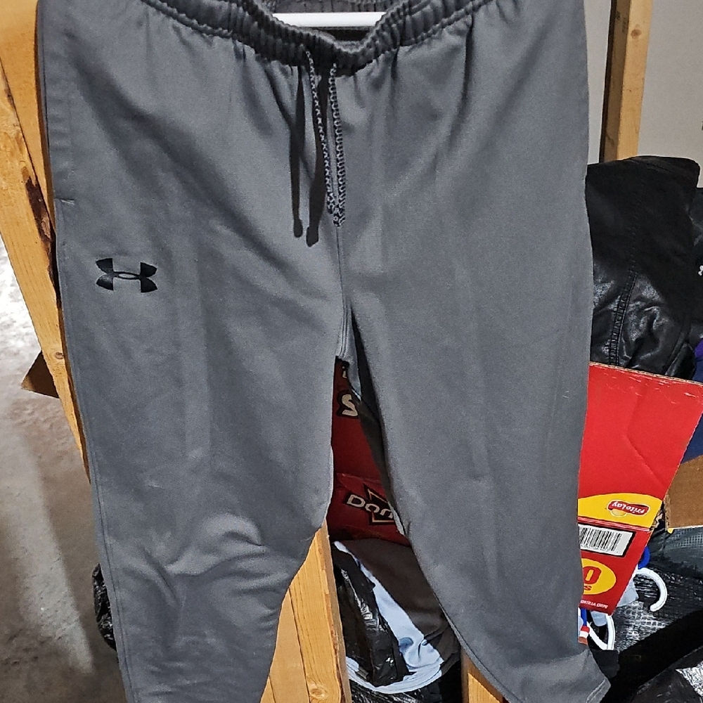 Under Armour Men's Gray Pants
